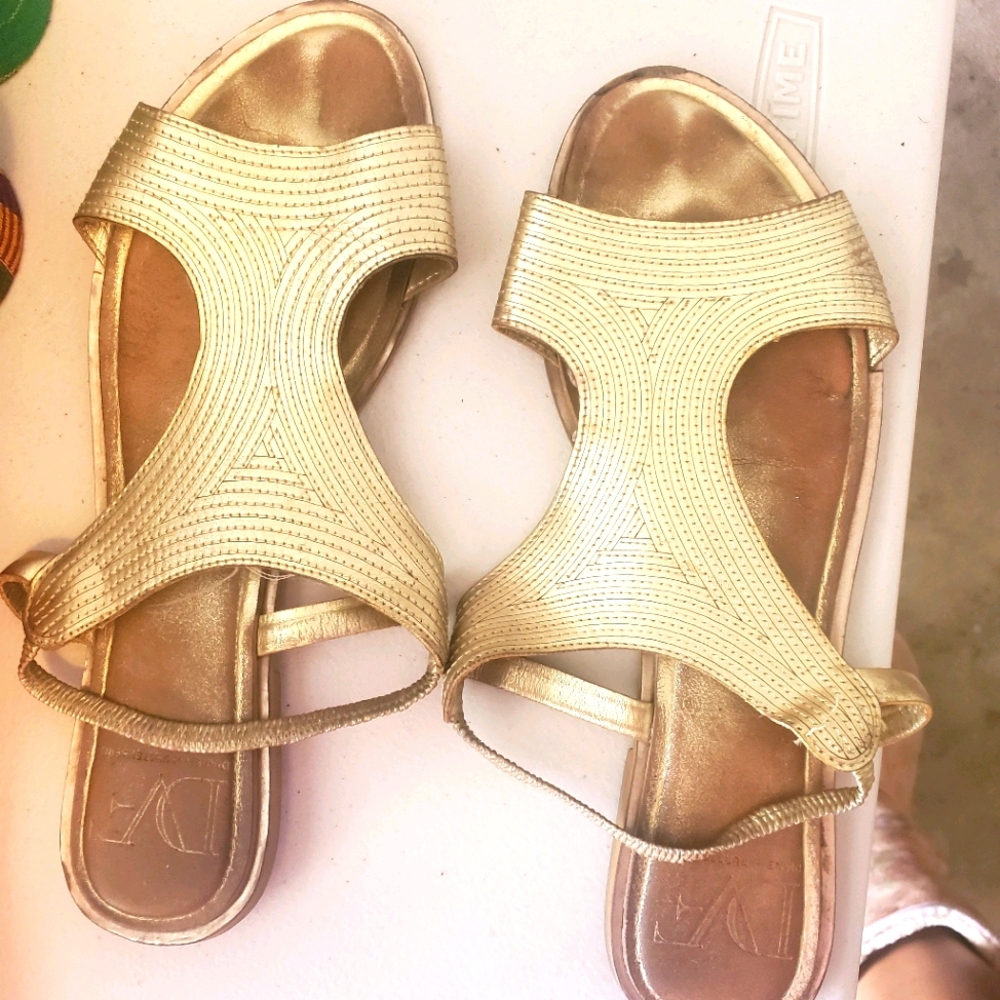 SOLD!!!DVF Flat Gladiator Sandals